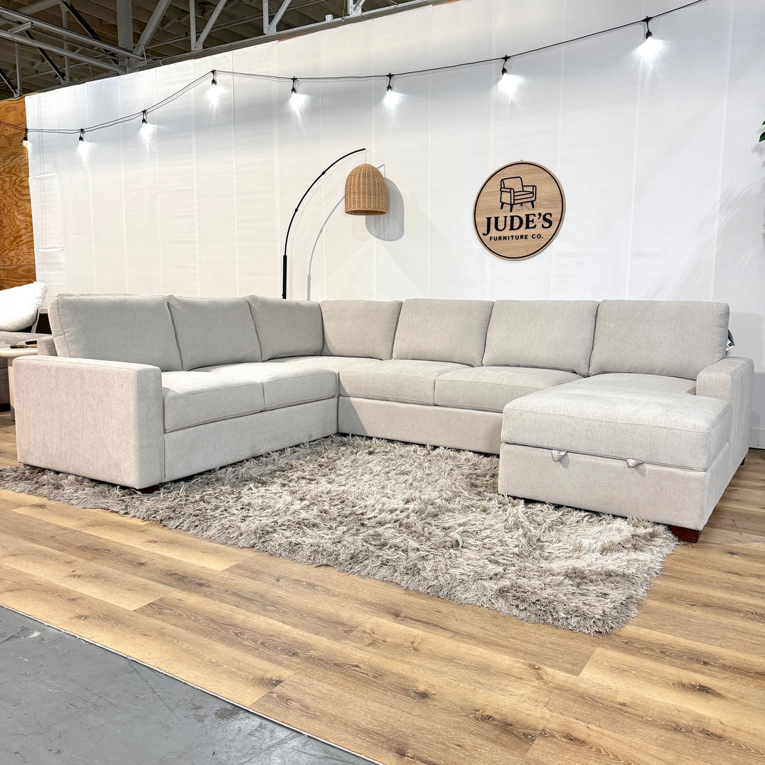 Thomasville Glenn Fabric Sectional with Storage Chaise
