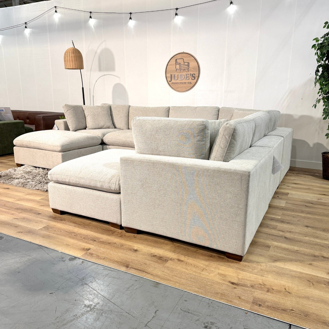 Thomasville Lowell 8-piece Modular Sectional