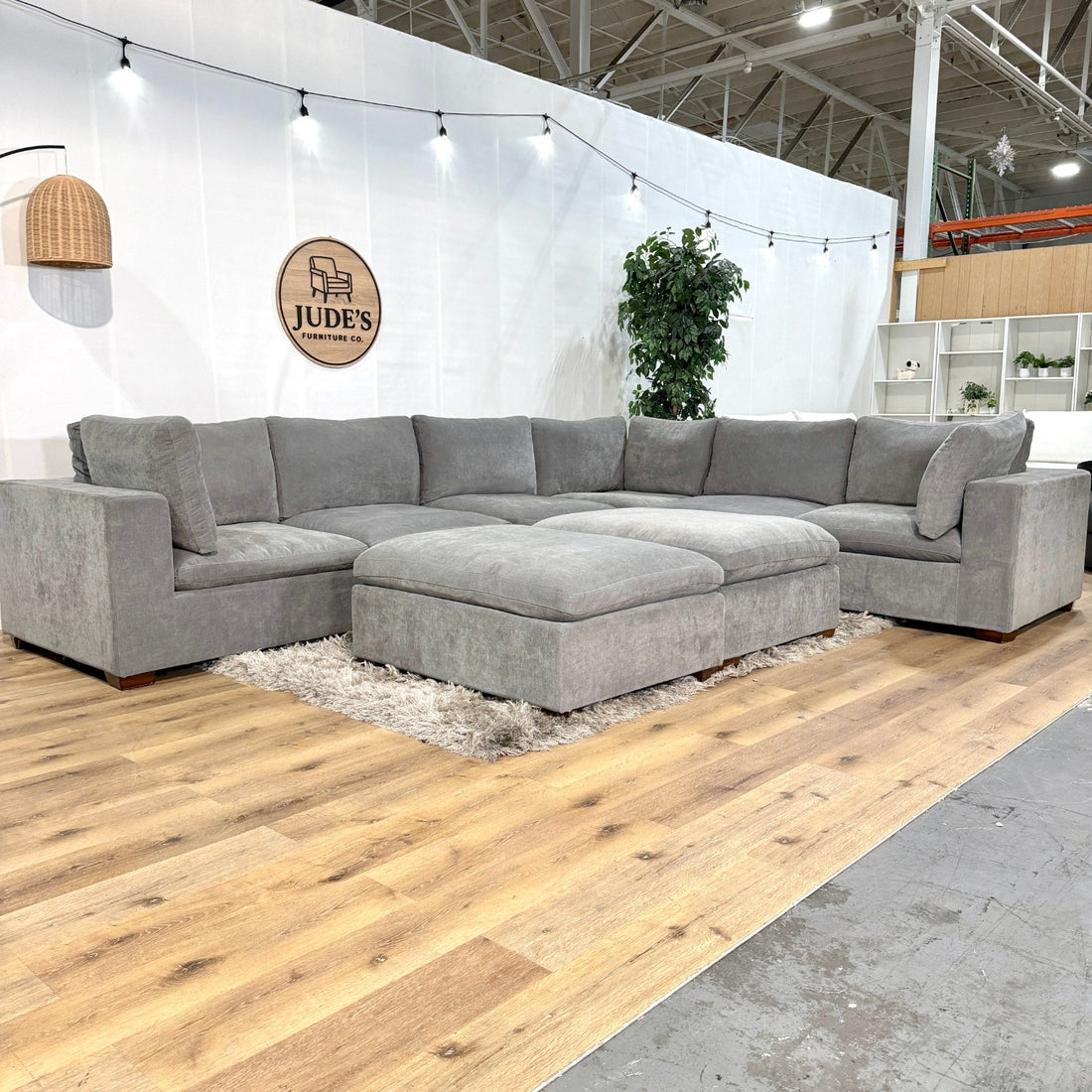 Thomasville Lowell 8-piece Modular Sectional Dark Gray