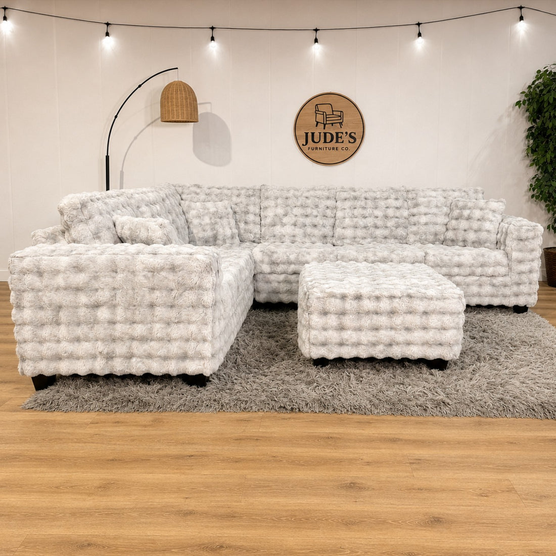 The Everly Sectional in Fluffy Fox